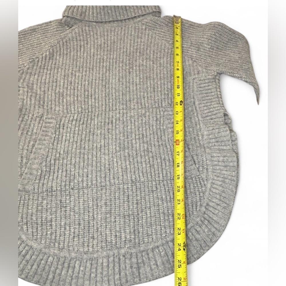 UGG Raelynn Cable Knit Turtleneck Poncho Sweater Gray XS Oversized Wool Blend - Picture 3 of 7